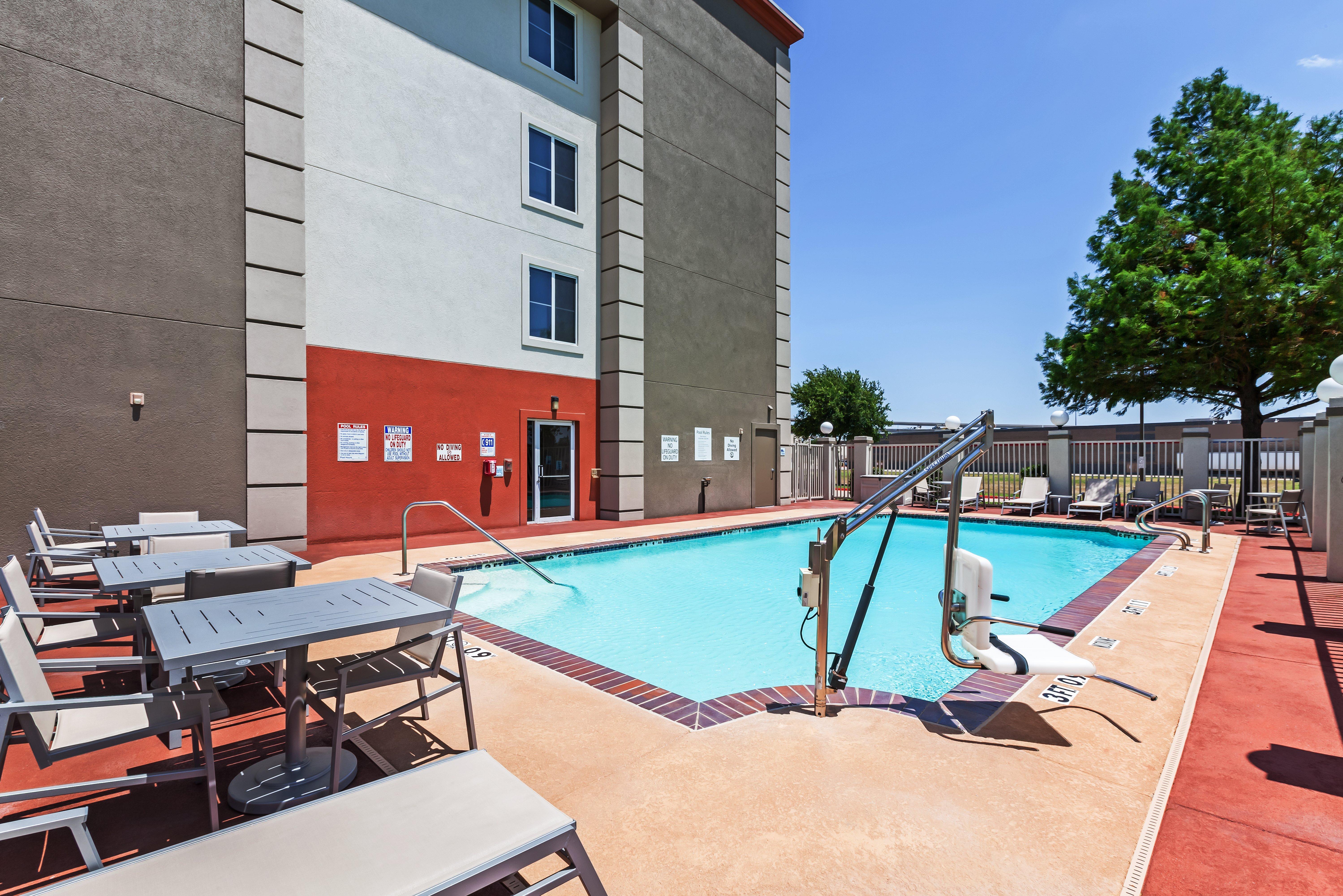 Holiday Inn Express Hotel & Suites Dallas Lewisville By Ihg Exterior foto