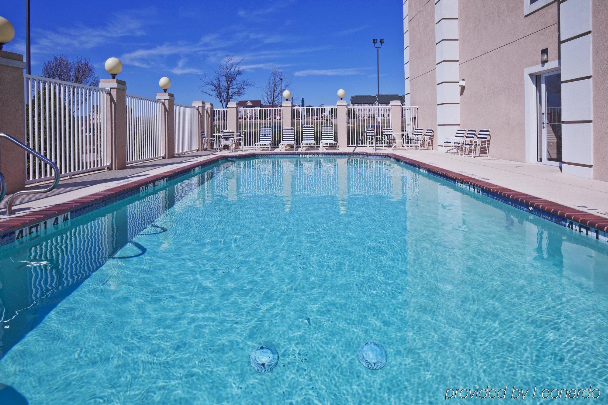 Holiday Inn Express Hotel & Suites Dallas Lewisville By Ihg Exterior foto